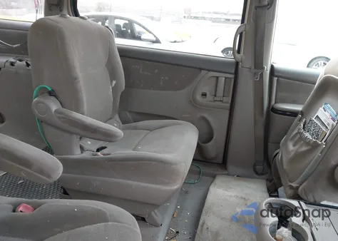 2004 Toyota Sienna Le z USA, uszkodzony, nr VIN 5TDZA23C14S220935